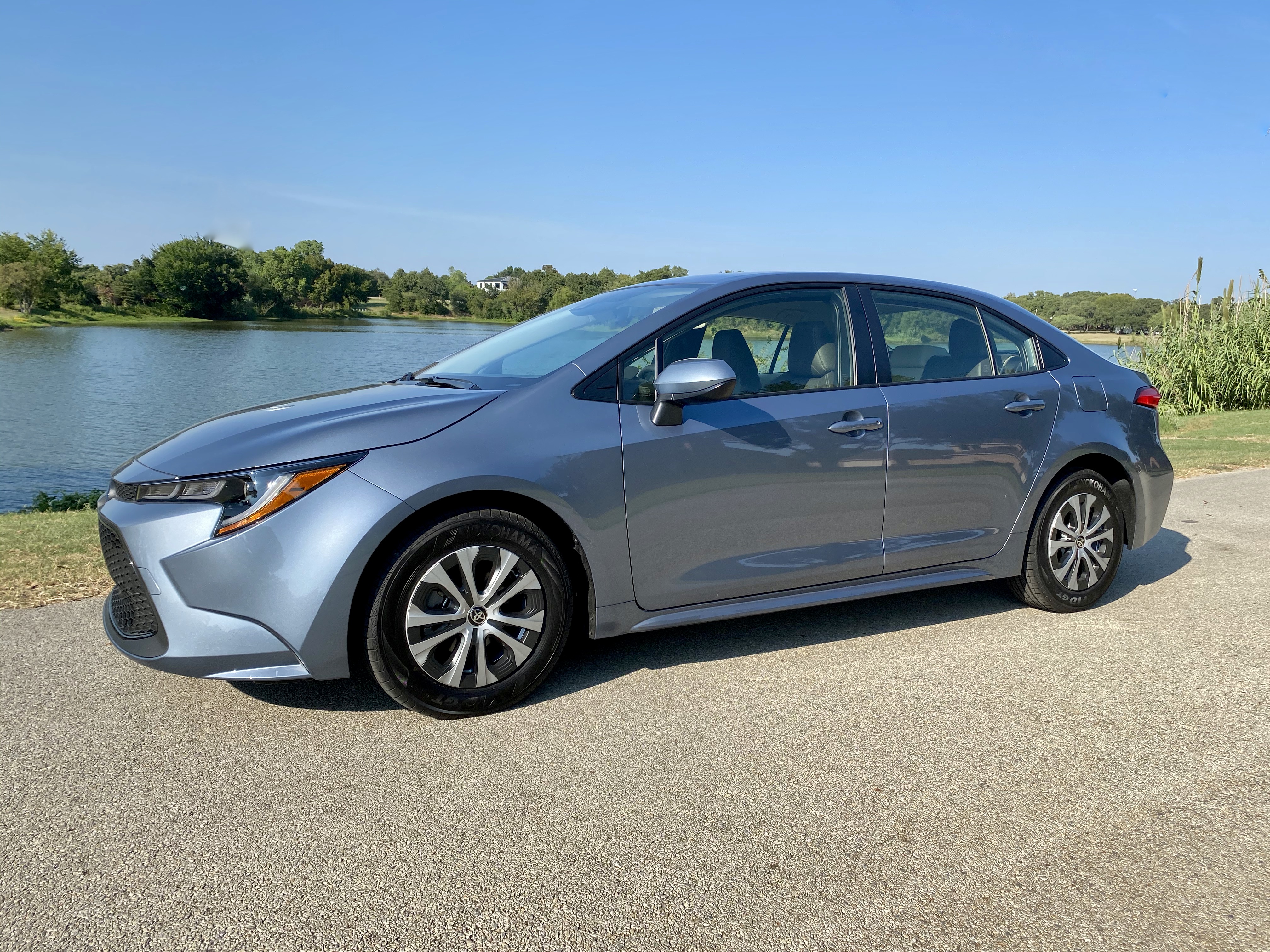 Toyota corolla deals hybrid review 2021