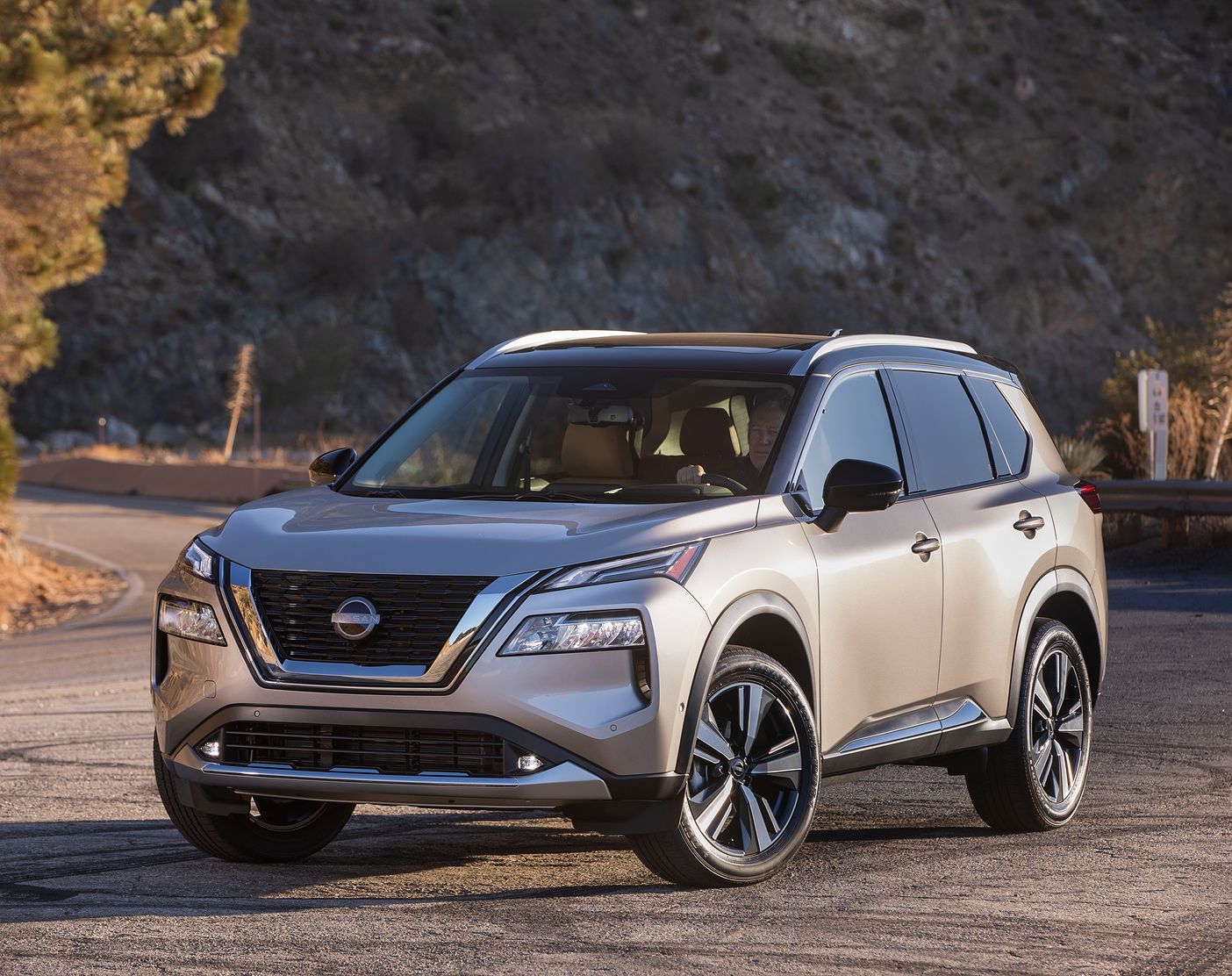 2023-nissan-rogue-platinum-awd-credit-nissan