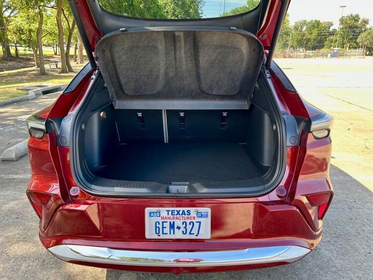 2024-buick-envista-aviner-trunk