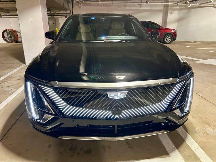 2024-cadillac-lyriq-grille-carpro