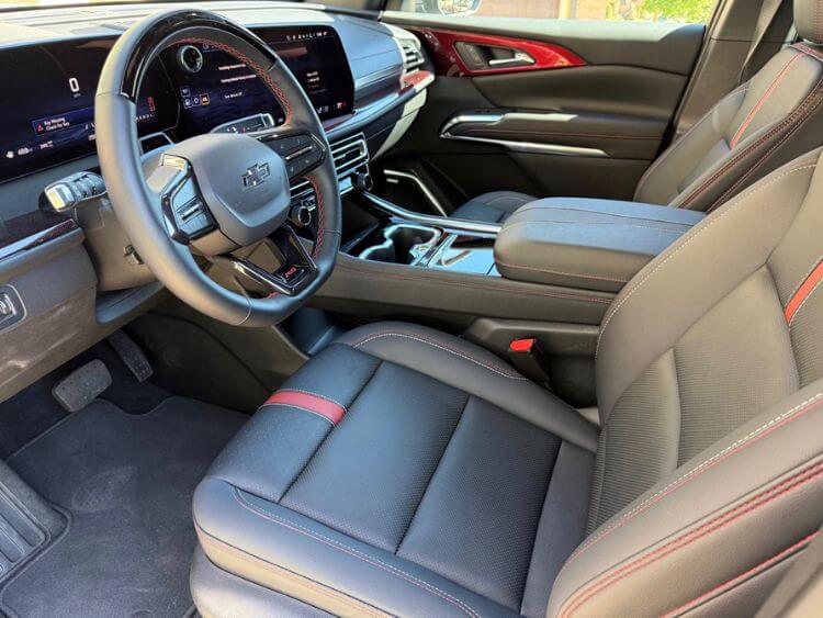 2024-chevrolet-traverse-rs-interior.jpg (1)