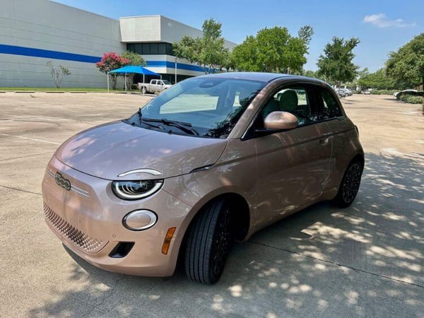 2024-fiat-500e-exterior