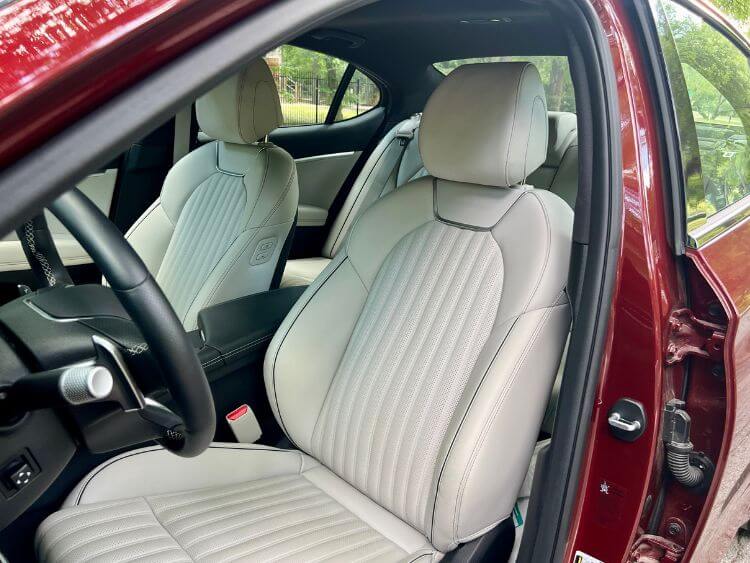 2024-Genesis-G70-Leather-Seats2