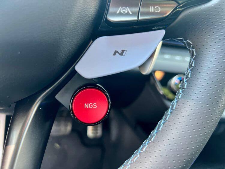 2024-hyundai-elantra-n-ngs-buttonjpg