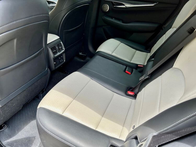 2024-infiniti-qx55-rear-seats-carpro (1)