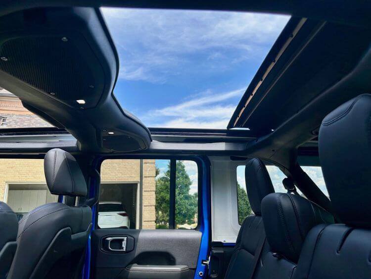 2024-jeepwrangler-392-sunroof-2