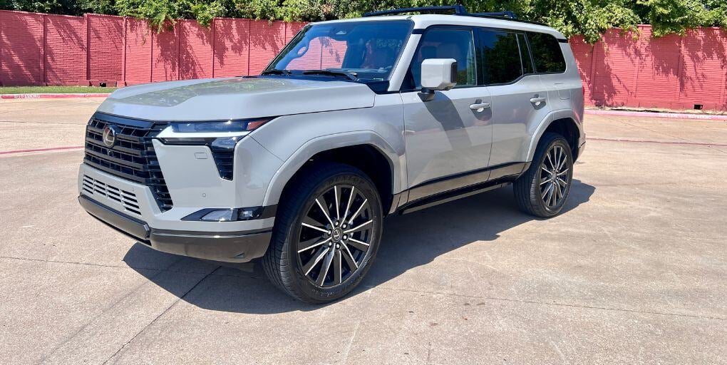 2024 Lexus GX 550 Luxury+ in Incognito. Photo: CarPro.