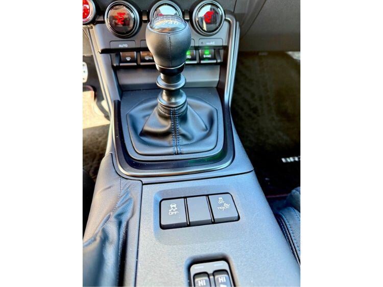 2024-subaru-brz-console