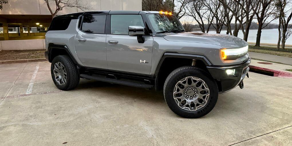 2025 GMC Hummer 3X All-Electric SUV. Credit: CarPro.