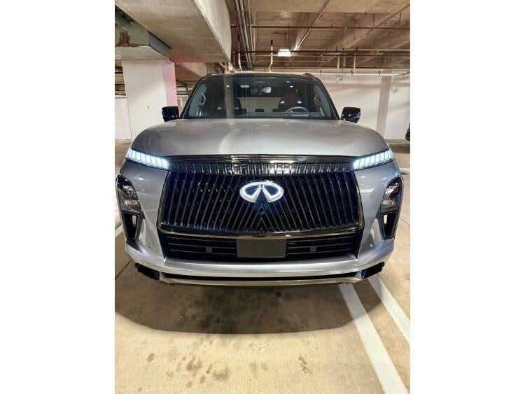 2025-INFINITI-QX80-grill-elightingcarpro