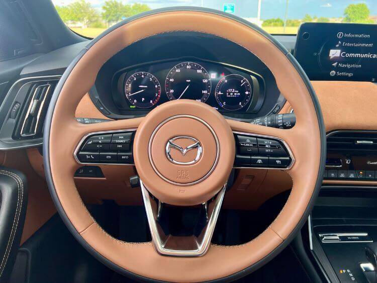 2025-Mazda-cx-70-steering-wheeljpg