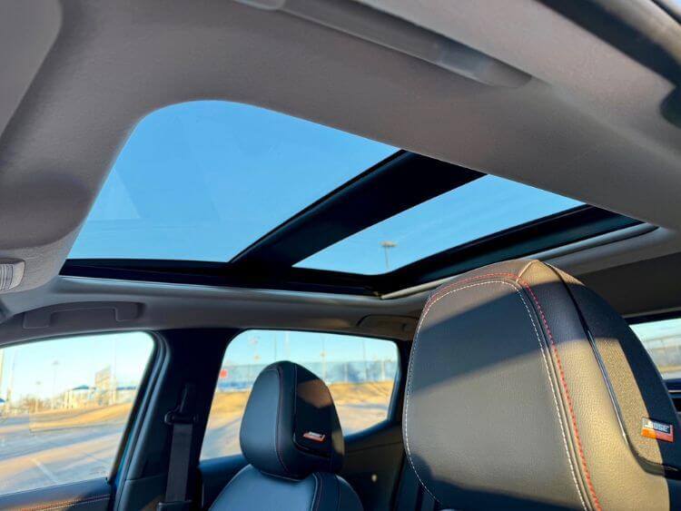 2025-nissan-kicks-sunroof-carpro-