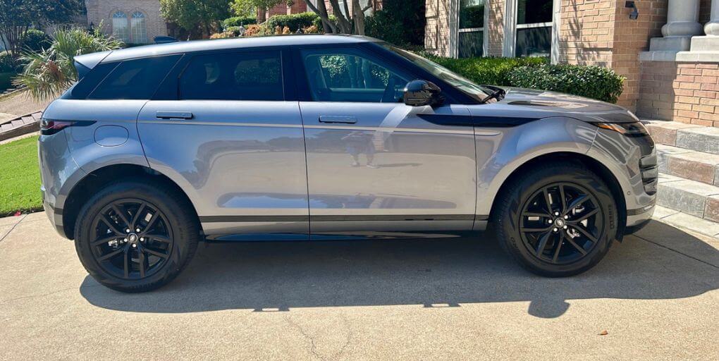  2025 Range Rover Evoque Dynamic SE in Eiger Grey. Photo: CarPro.