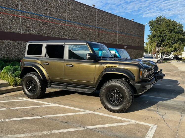 ford-bronco-raptor-shelter-green (1)