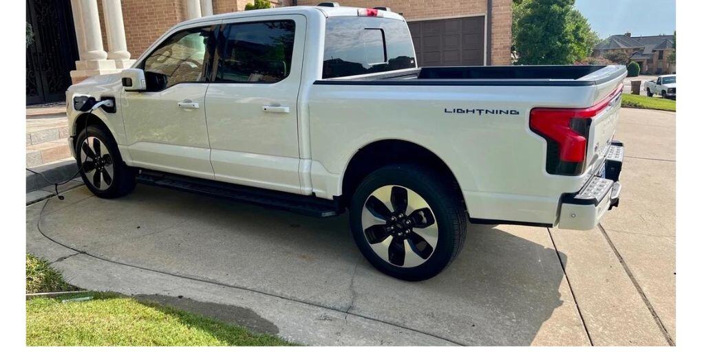 ford-lightning-2022-photo-jerry