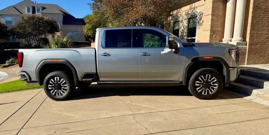 2025 GMC 2500 Denali Ultimate Duramax. Photo: CarPro.