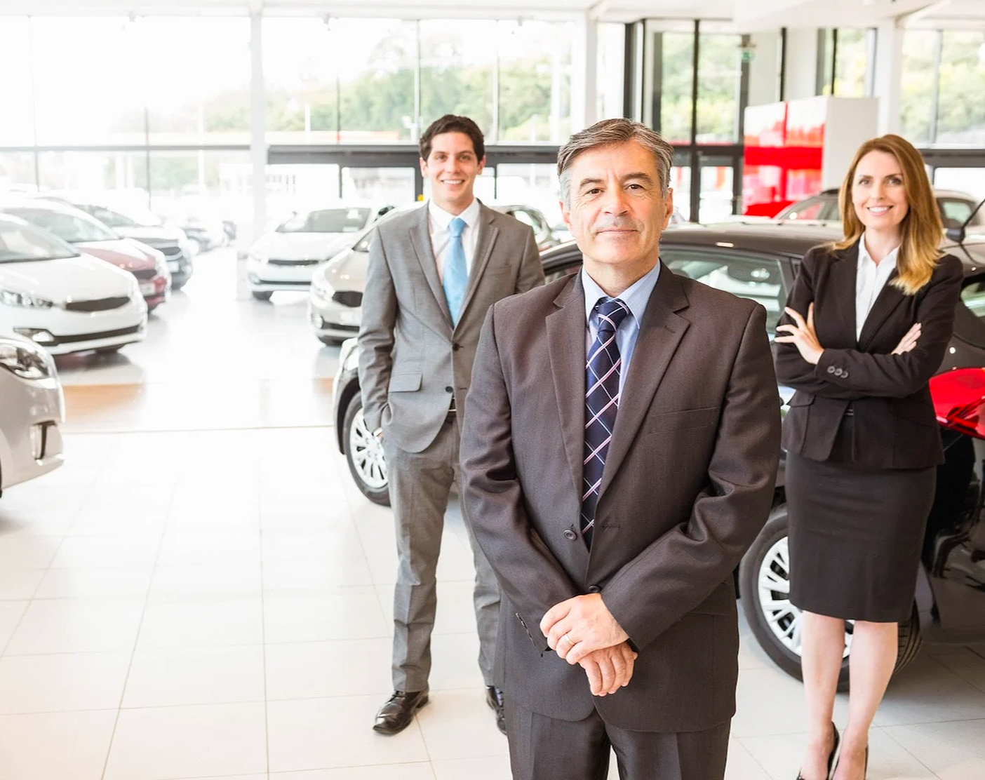 Understanding the Difference Between Car Dealers and Automakers