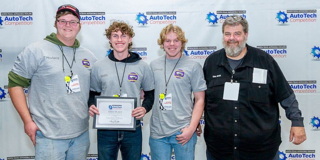 2023's first place winners: BUINGER CTE ACADEMY & Sam Pack's Five Star Ford North Richland Hills.  Photo: NTXAD.