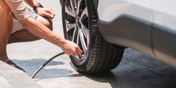 tire-safety-refill-air-shutterstock-Jo Panuwat D