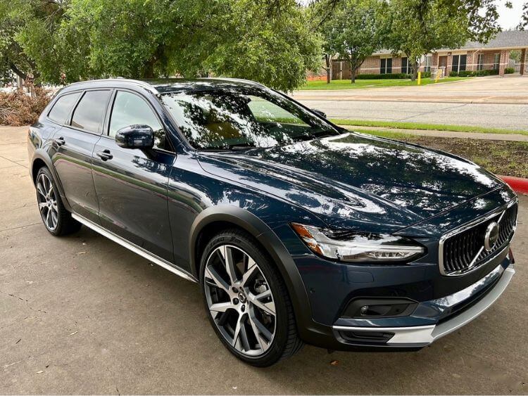 2024 Volvo V90 Cross Country B6 AWD Ultimate Review